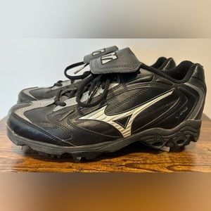 Mizuno Men’s Black/Silver Metal Spike Baseball Cleats Size 8
